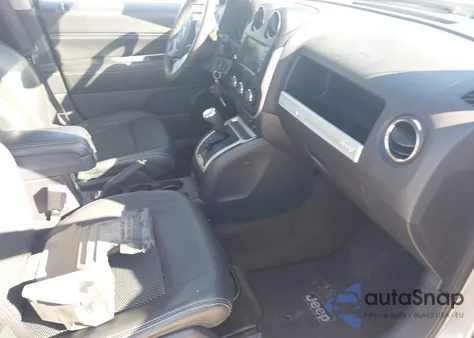 2015 Jeep Compass Latitude из США, поврежденный, VIN 1C4NJDEB5FD395072